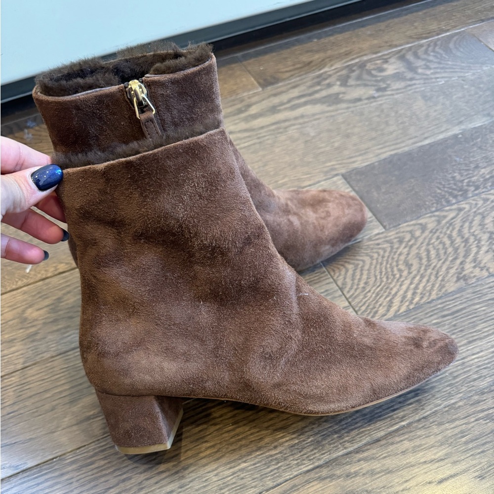 New never worn, chocolate shearling Mansur Gavriel bootie